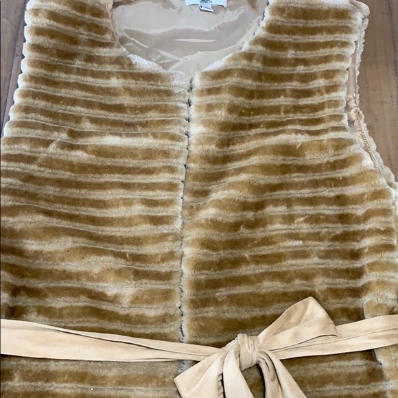 YA Los Angeles faux fur vest - Picture 5 of 7
